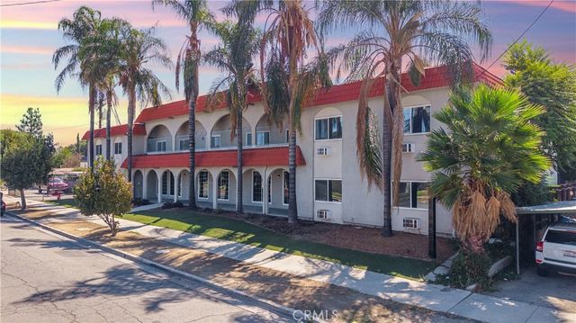 1353 E Devonshire Ave, Hemet