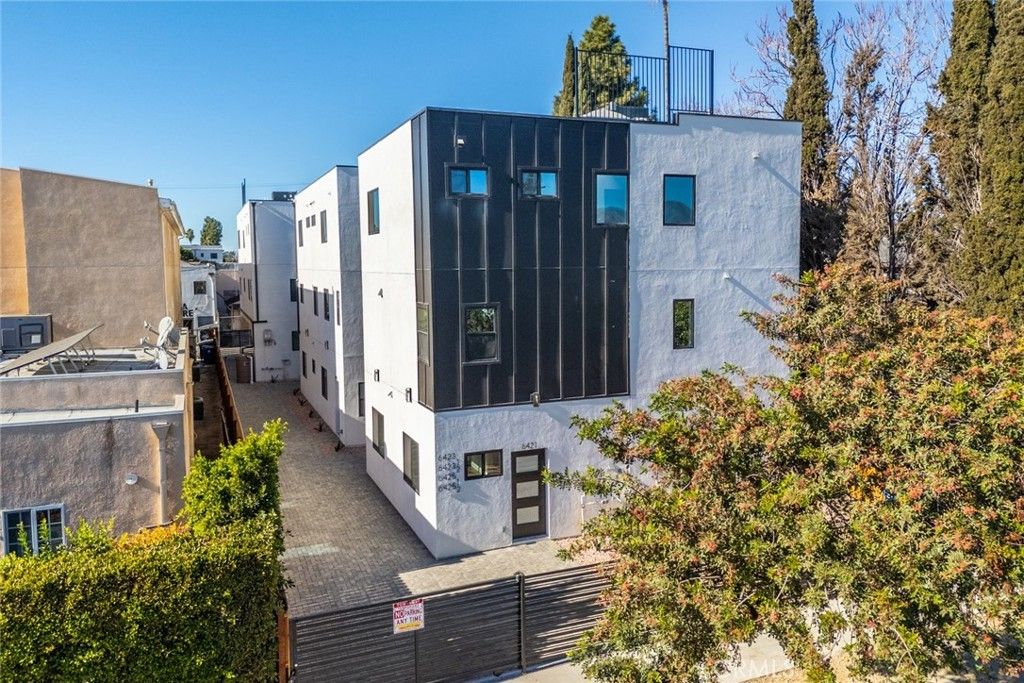 6421 Troost, North Hollywood