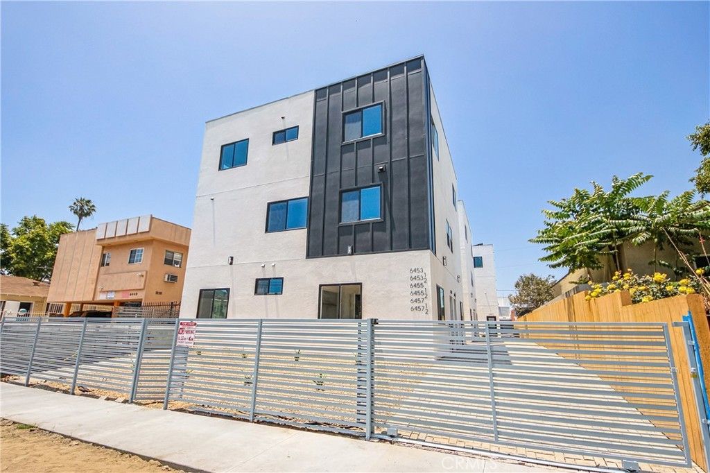 6455 Troost, North Hollywood