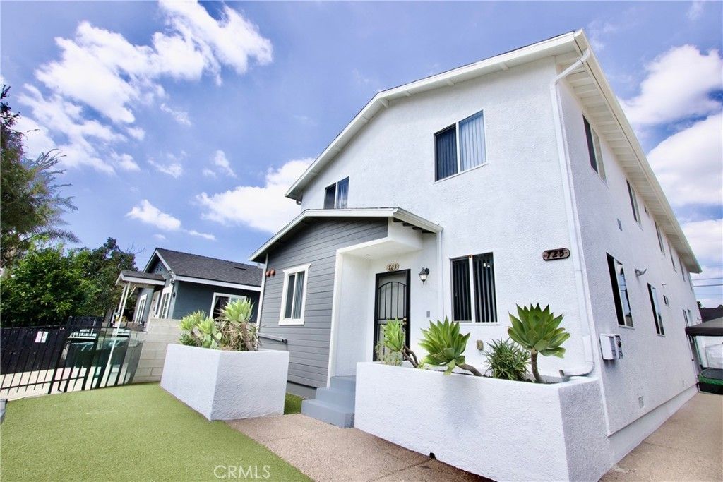 723 E 76th Pl, Los Angeles