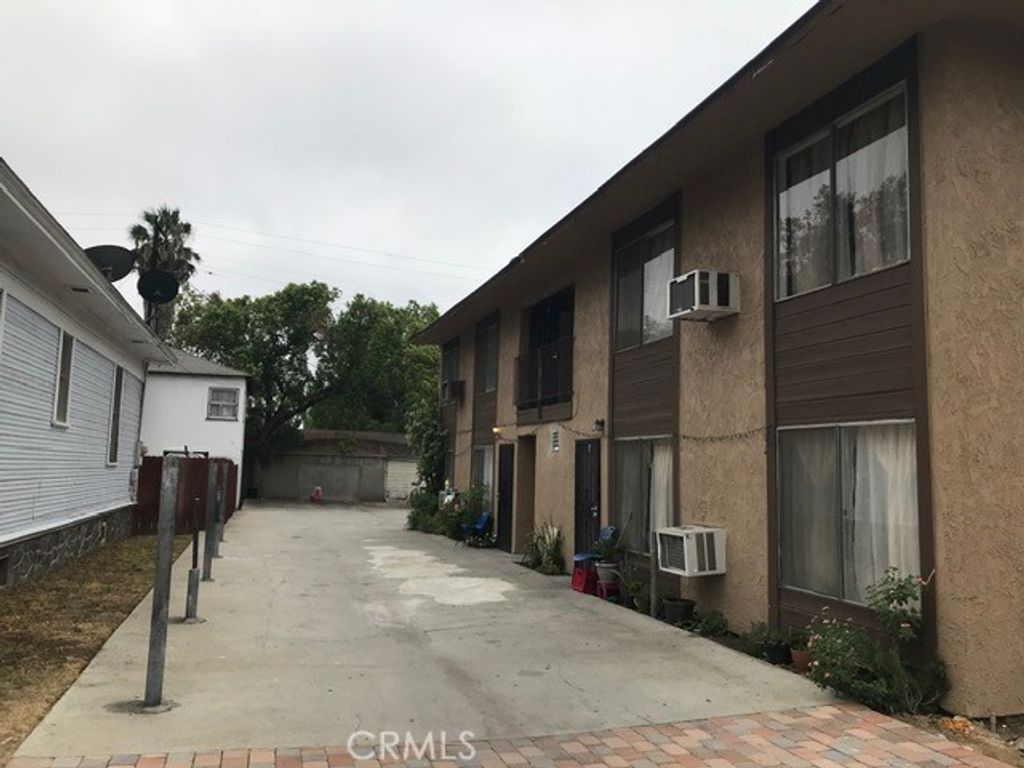 320 E Pearl, Pomona