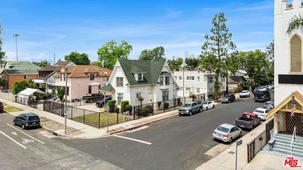 933 E 28th Street, Los Angeles