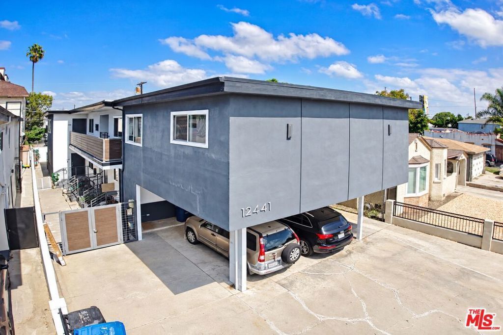 12441 Gilmore Avenue # 4, Los Angeles