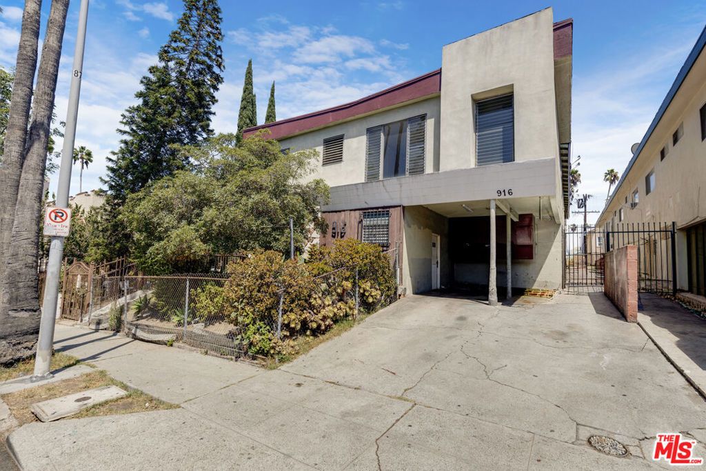 916 S Normandie Avenue, Los Angeles