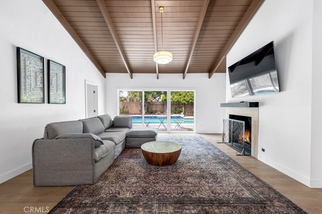 23611 Ladrillo Street, Woodland Hills