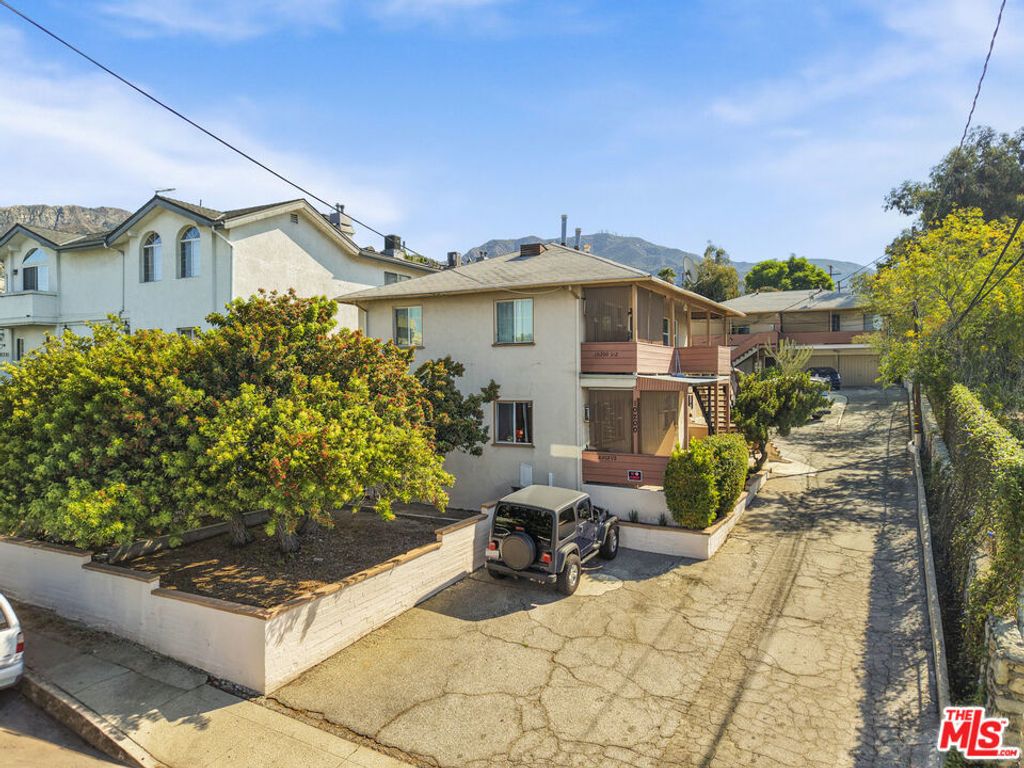 10200 Pinewood Avenue, Tujunga
