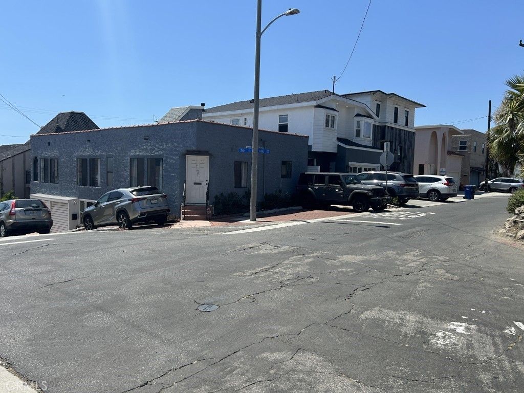 323 35th, Manhattan Beach