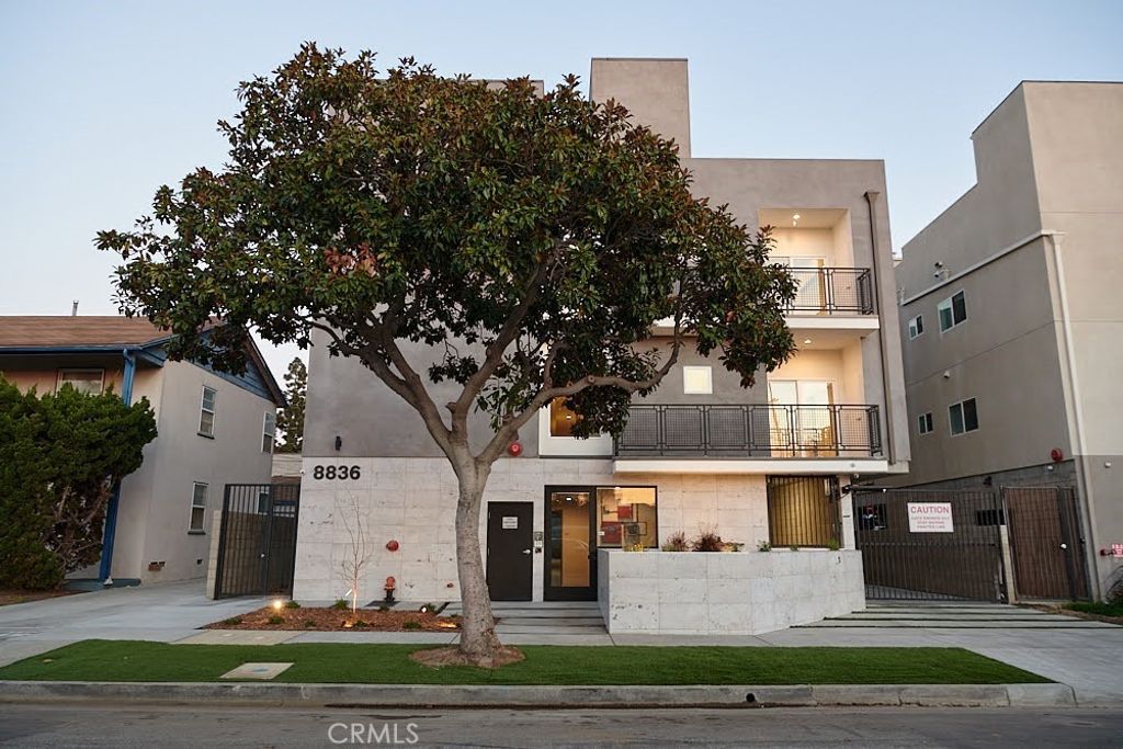 8836 Reading, Los Angeles