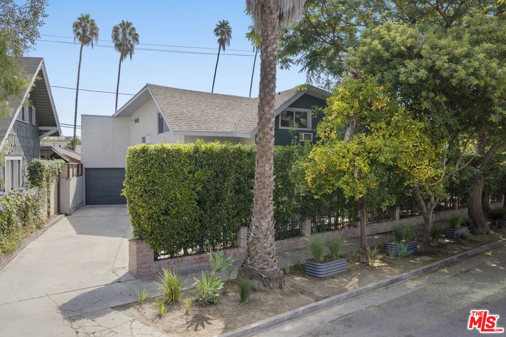 128 S Hoover Street, Los Angeles