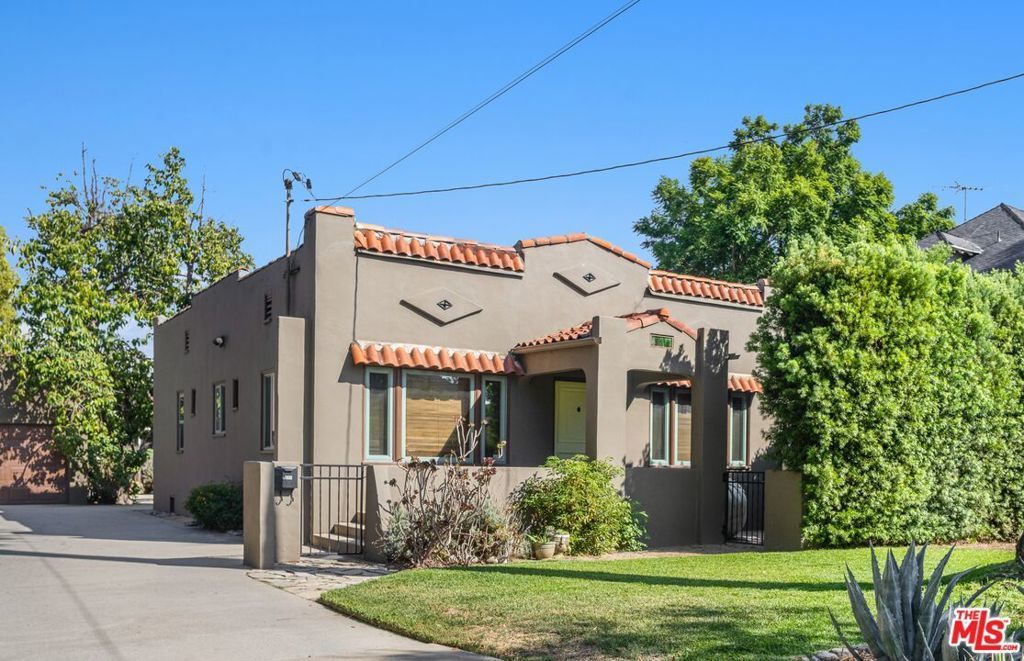 884 N Raymond Avenue, Pasadena
