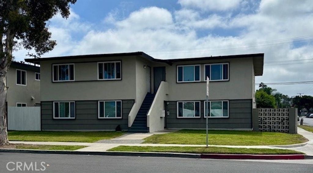 2902 Peppertree Lane, Costa Mesa