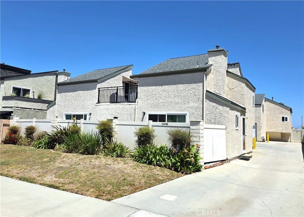 16692 Dolores, Huntington Beach