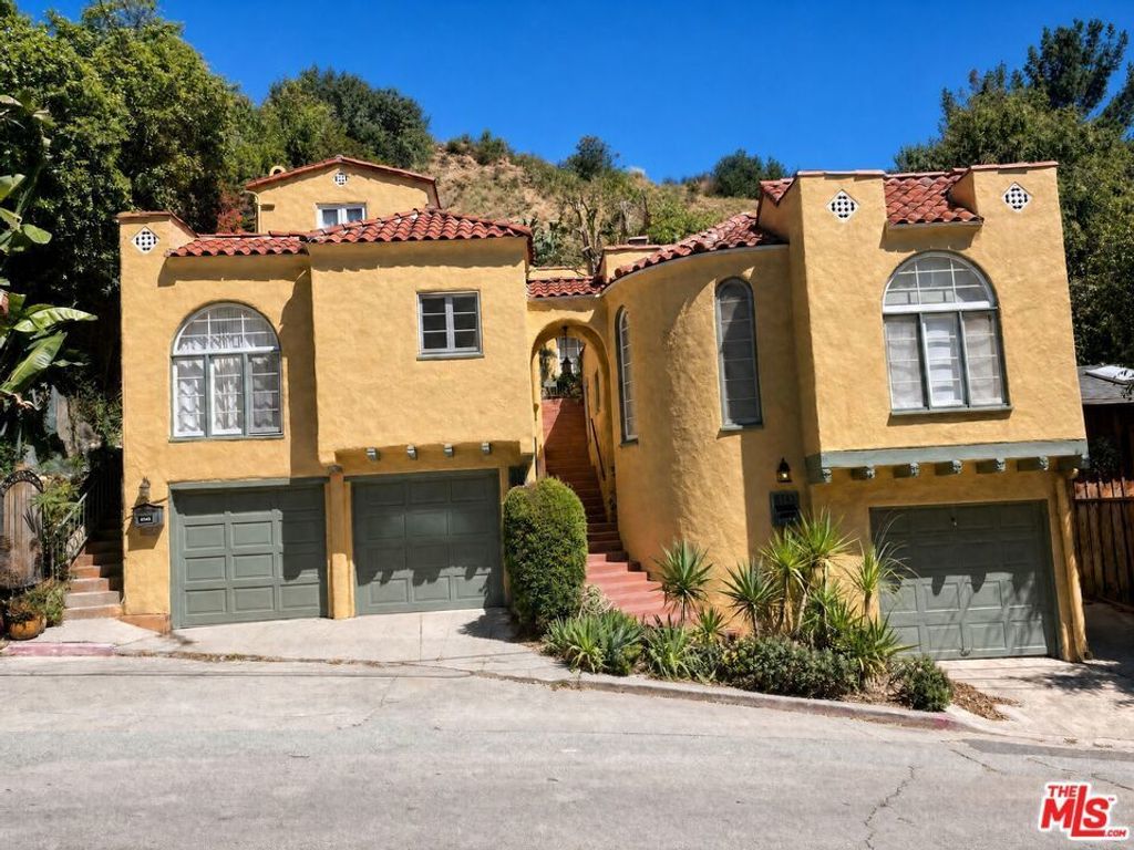 6143 Glen Holly Street, Los Angeles
