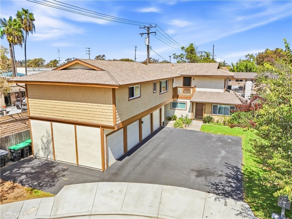 120 Lisa Lane, Costa Mesa