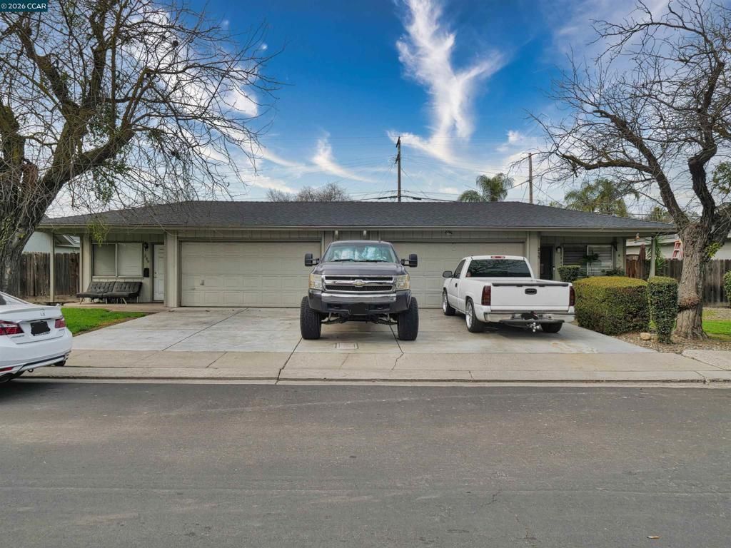 211 Kingston Lane, Modesto