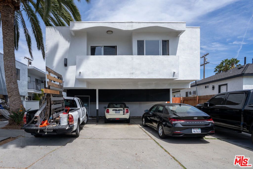 3670 Greenfield Avenue, Los Angeles