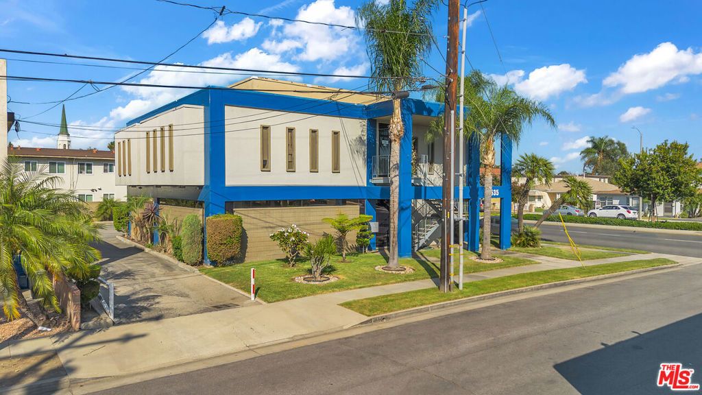 10535 Paramount Boulevard, Downey