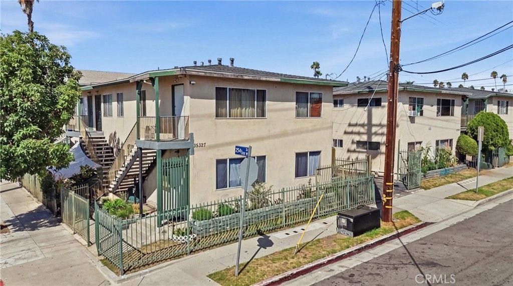 25323 Frampton, Harbor City