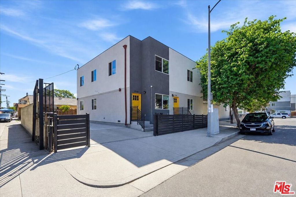 4150 S Normandie Avenue, Los Angeles