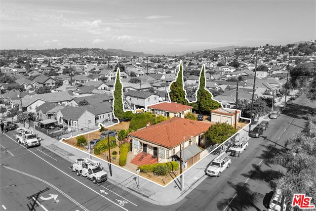3327 Darwin Avenue, Los Angeles