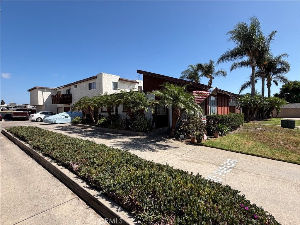 18742 Libra, Huntington Beach