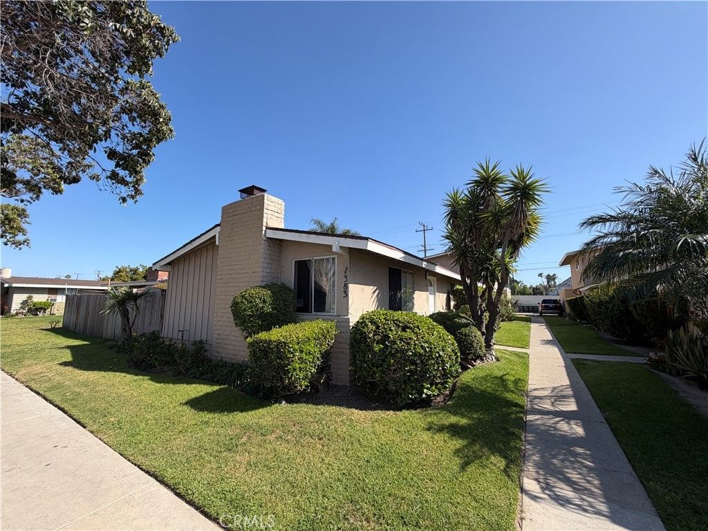 1383 Baker, Costa Mesa