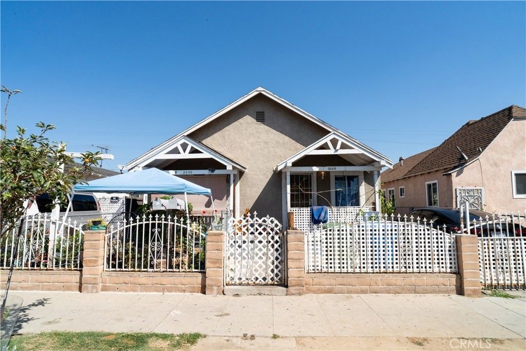 3443 Estrada, Los Angeles