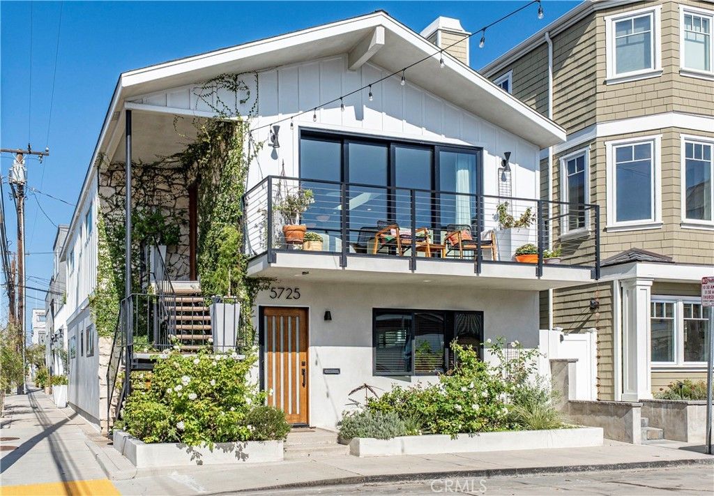 5725 E Ocean, Long Beach