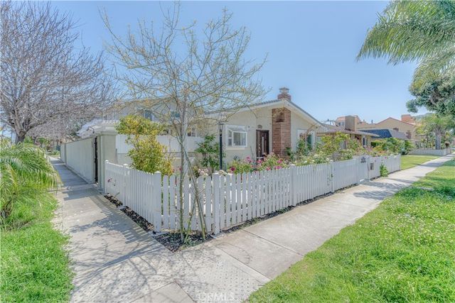 526 17th Street, Huntington Beach