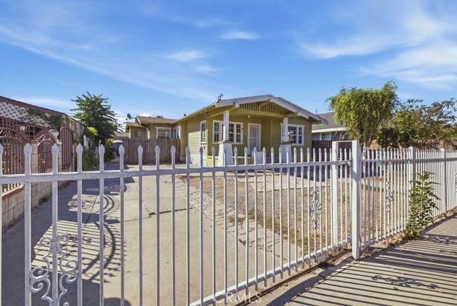 1836 E 71st, Los Angeles