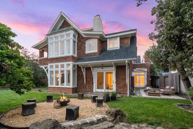 85 Clarendon Road, Pacifica