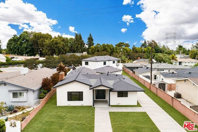 4574 Shadeway Road, Lakewood