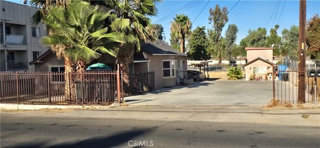 167 N Columbia, Hemet