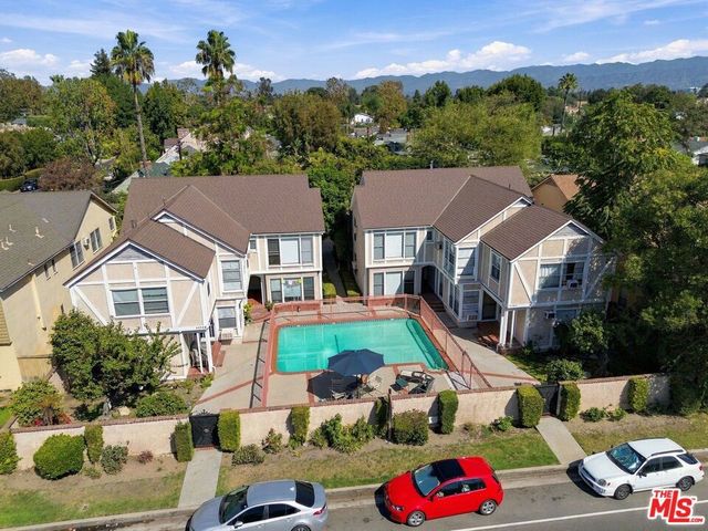11747 Moorpark Street, Studio City