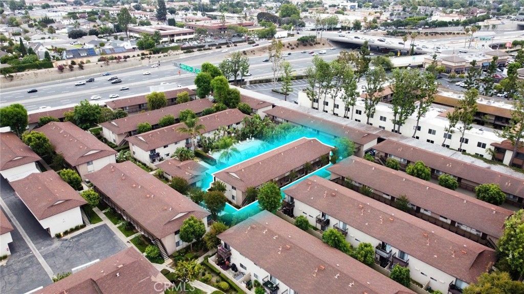 549 N Tustin Avenue, Santa Ana