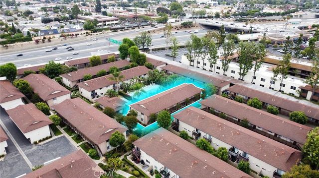 549 N Tustin Avenue, Santa Ana