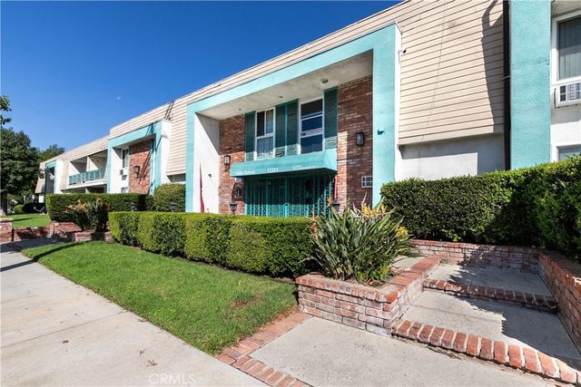 13313 Oxnard, Van Nuys