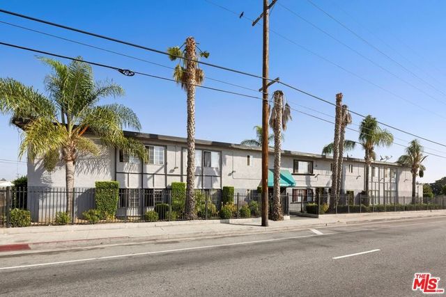 819 W Imperial Highway, Los Angeles