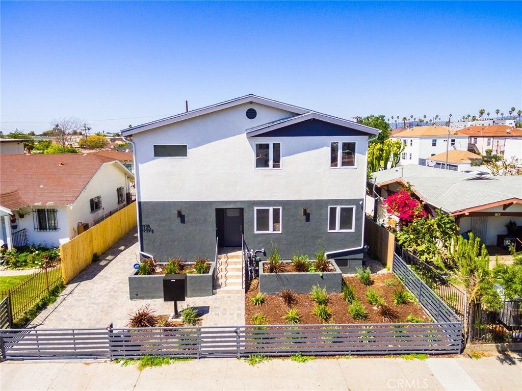 1737 S Longwood Avenue, Los Angeles