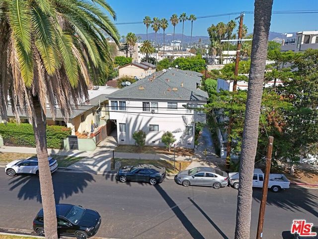 5131 Clinton Street, Los Angeles