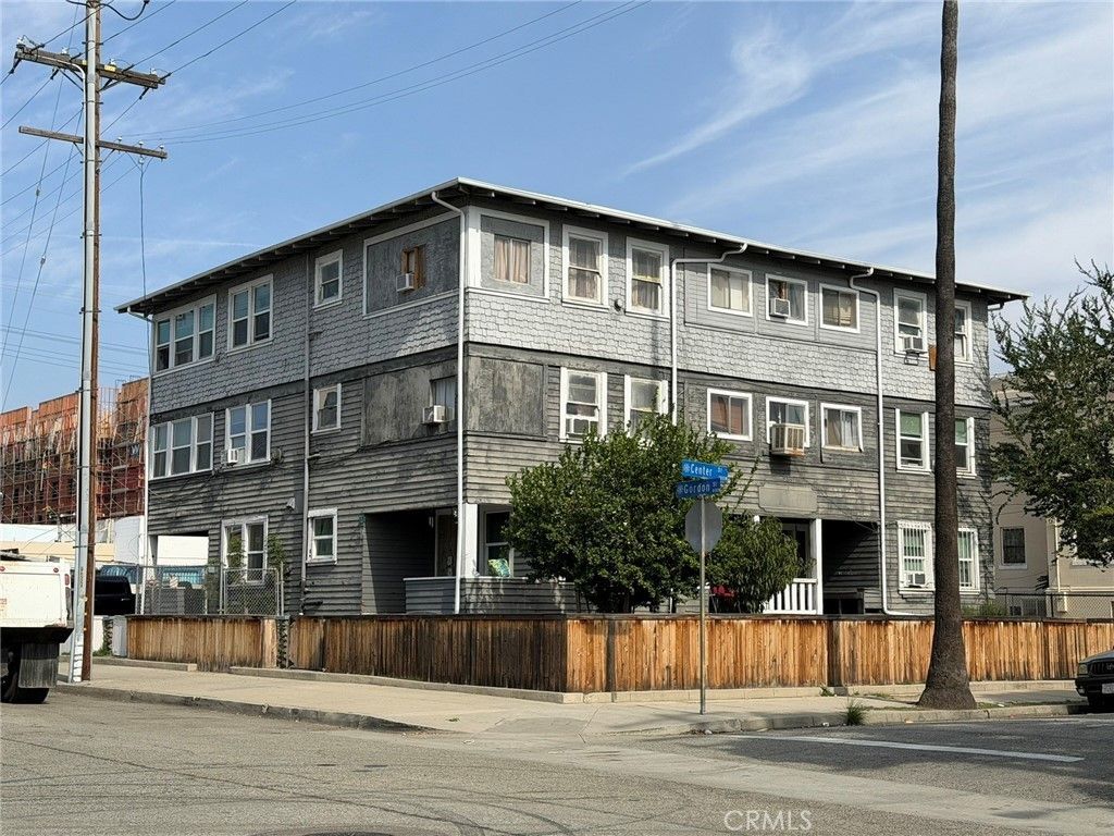 285 W Center Street, Pomona