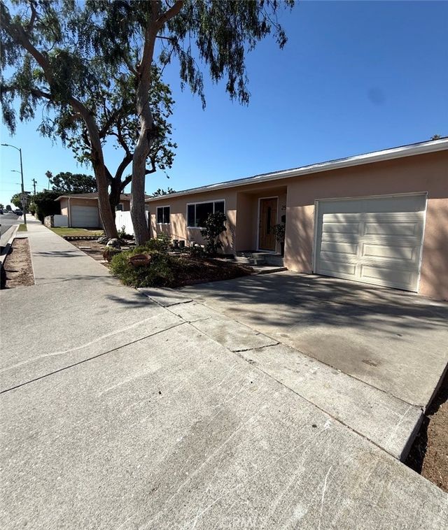 1705 252nd, Lomita