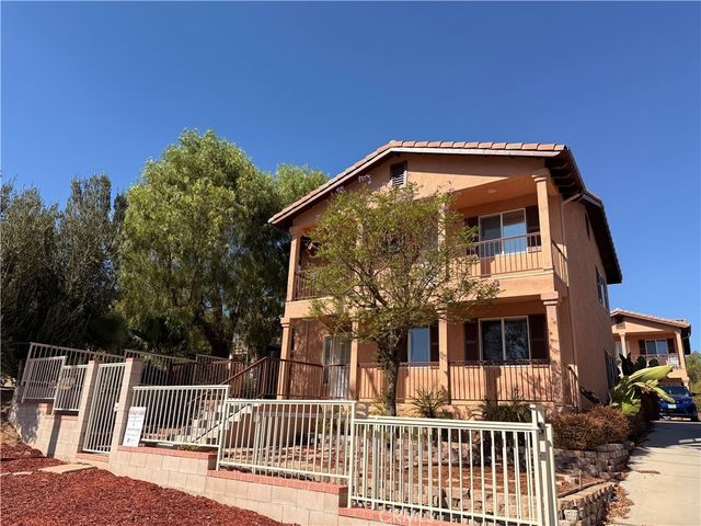 905 W Sumner, Lake Elsinore