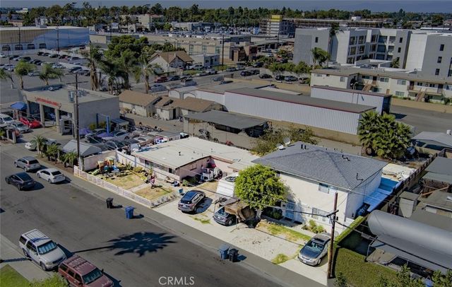 8161 Elmore, Midway City