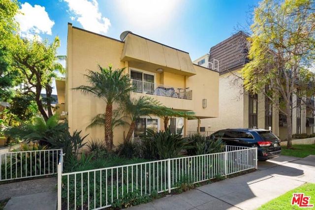 11652 Kiowa Avenue, Los Angeles