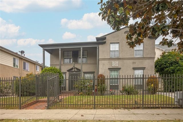 913 S Wilton Place, Los Angeles