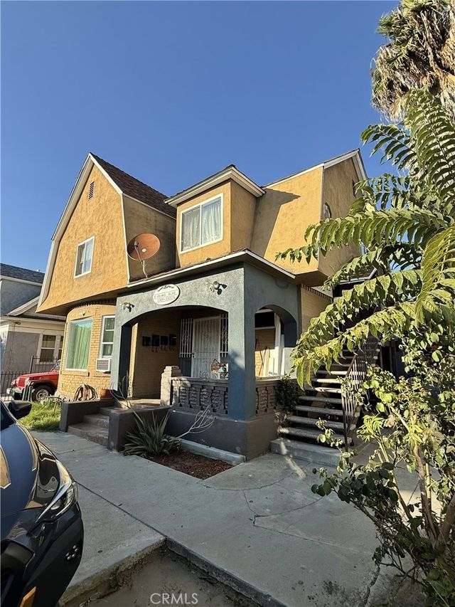 1321 E Adams, Los Angeles