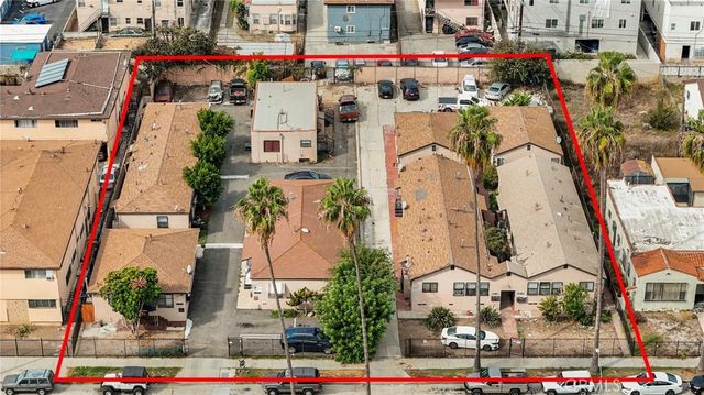 6401 S Victoria, Los Angeles