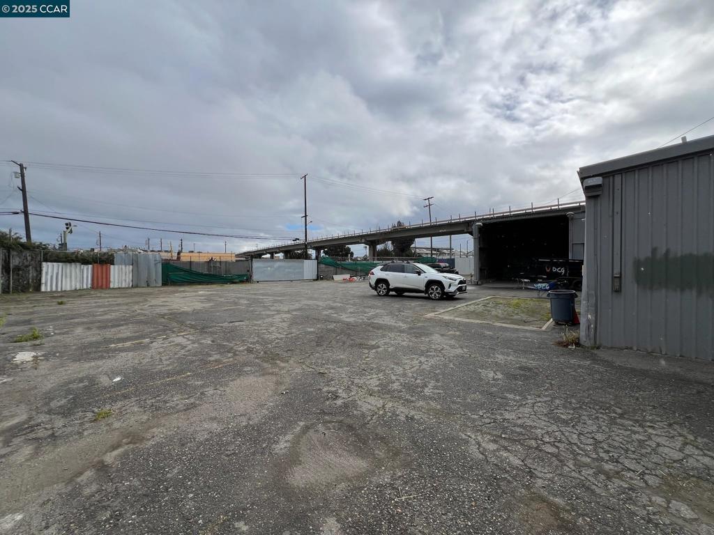 Photo of Listing #41101693