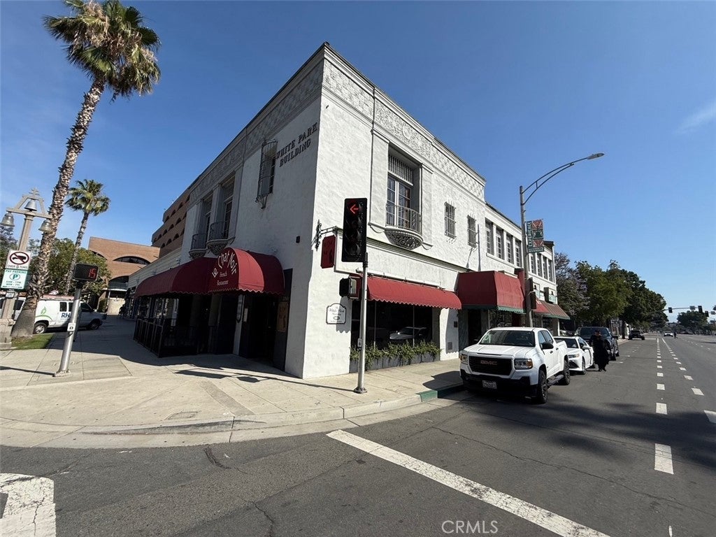 Photo of Listing #IV25141365